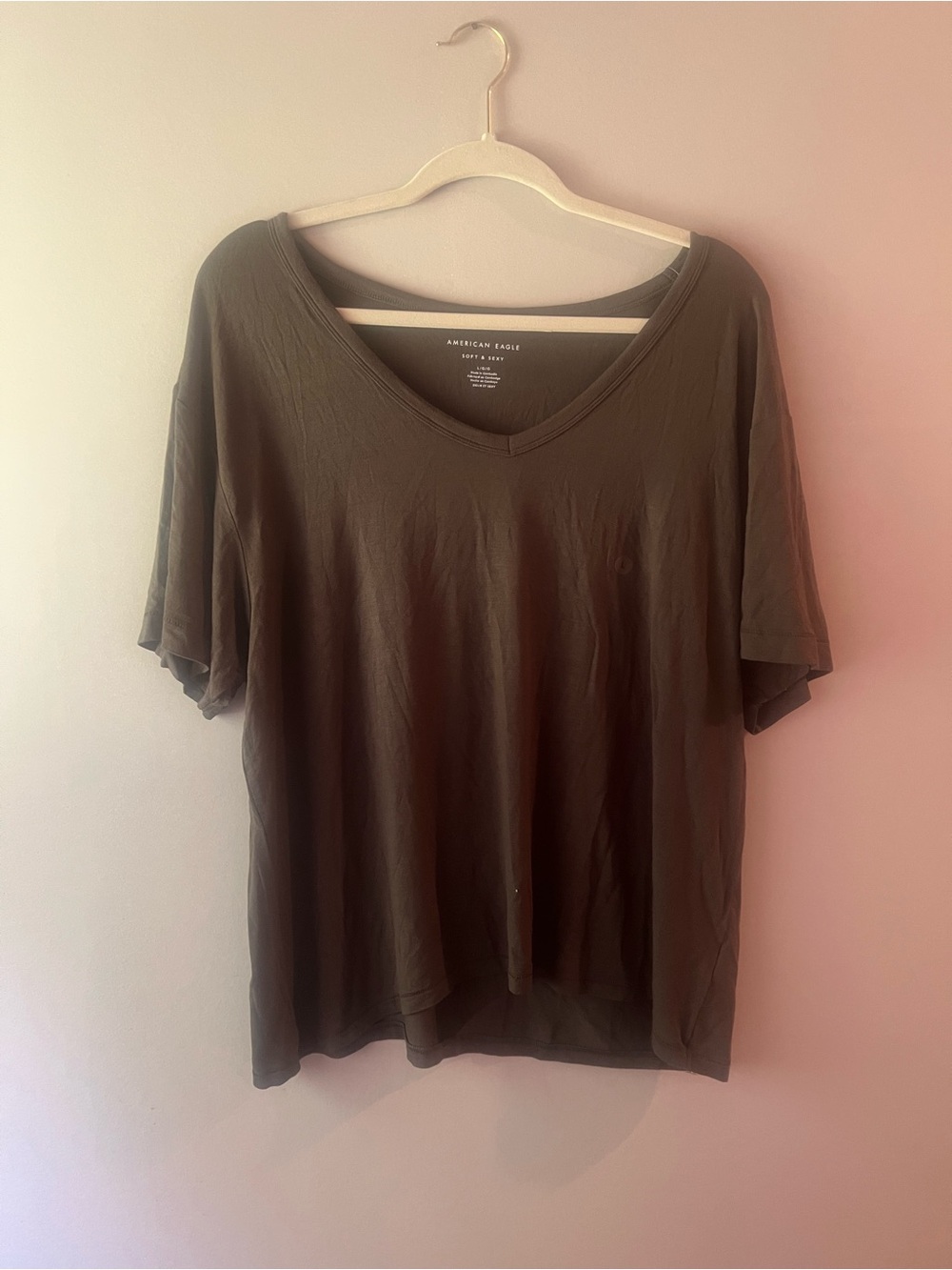 American Eagle Outfitters Olive Green V-Neck Short Sleeve Tee